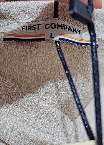 l Beden First Company Hiç Giyilmemiş Krem Üst
