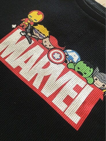 m Beden siyah Renk MARVEL CROP
