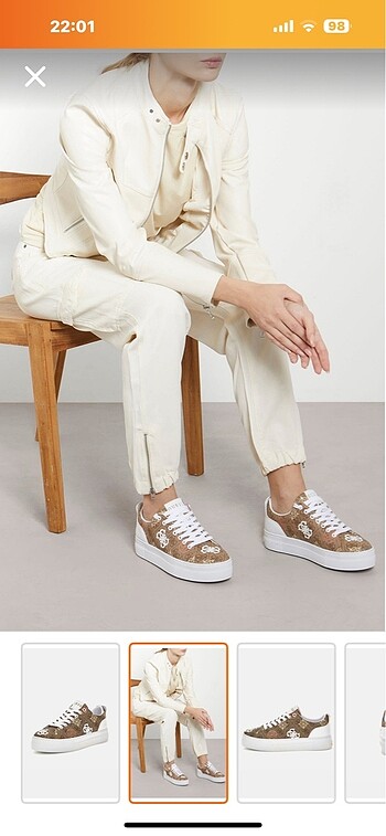 Guess Orjinal kutusunda etiketli Guess sneaker