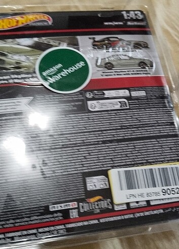 1/43 Hot Wheels Premium Nissan Skyline R34