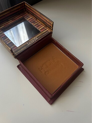  Beden Renk Benefit Hoola Caramel