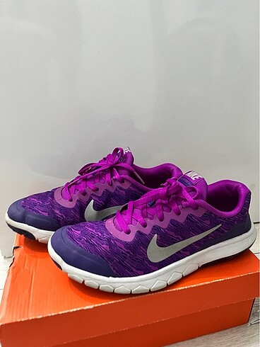 Nike Mor Spor Ayakkabı