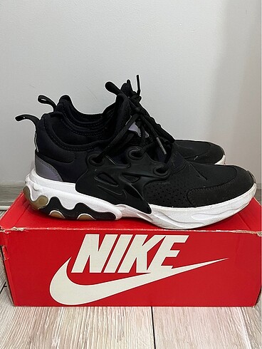 Nike spor ayakkabı