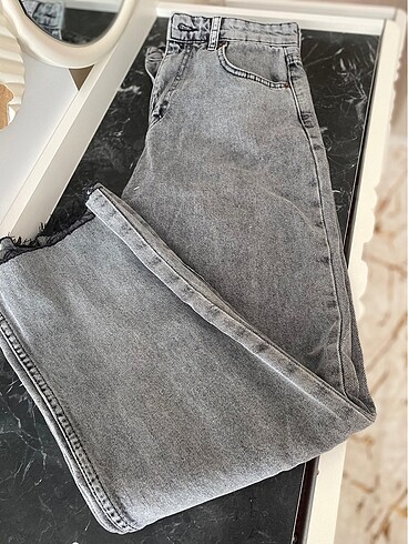 Gri jean