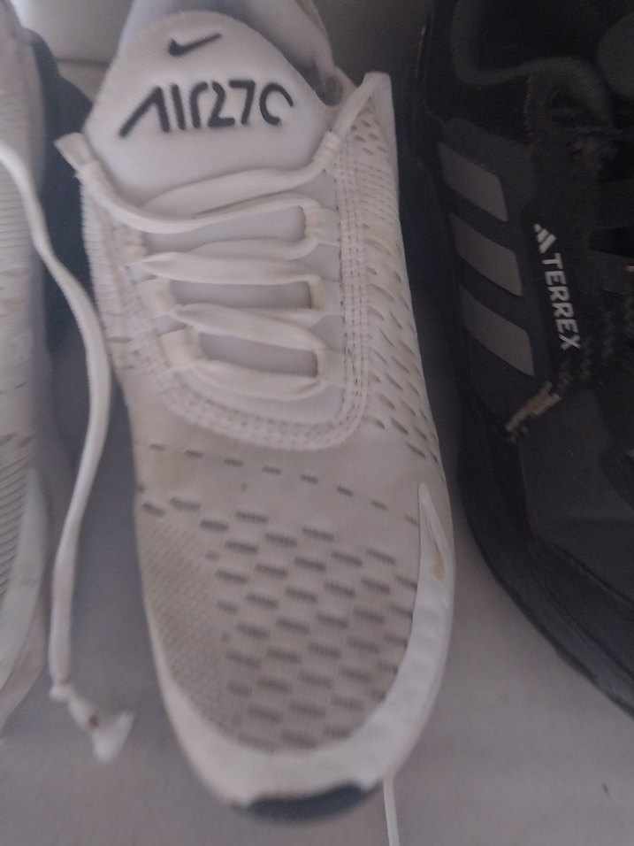 nike air 270 orjinal nikd sitesinden sipariş edildi 35.5 numara - Görsel 2