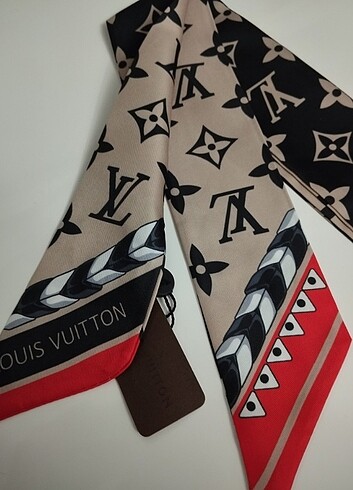 Louis Vuitton Fular
