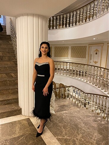 Siyah yakası taşlı otriş detaylı abiye