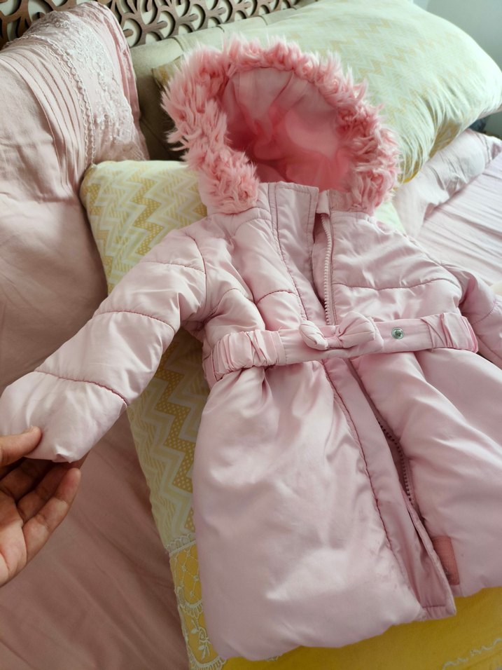 Kız Çocuk Pembe Kürklü Kapüşonlu Mont - Görsel 2