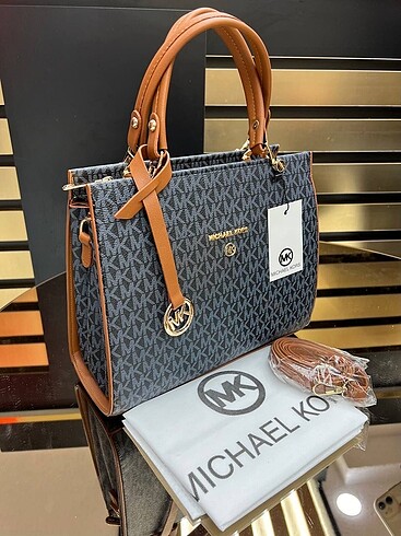 Michael Kors KOL ÇANTASI