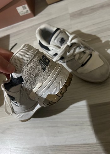 New Balance Beyaz Gri Kadın Spor Ayakkabı 550 - Görsel 3
