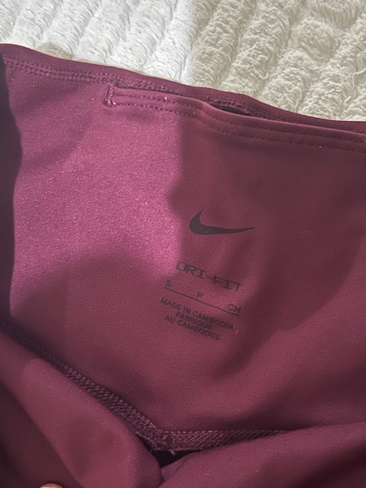 Bordo Nike Kadın Spor Şort - Görsel 3