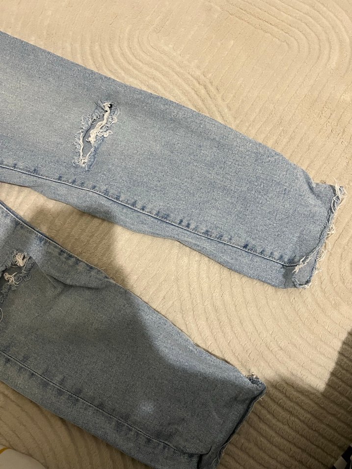 Stradivarius Mom Slim Yırtık jean - Görsel 4