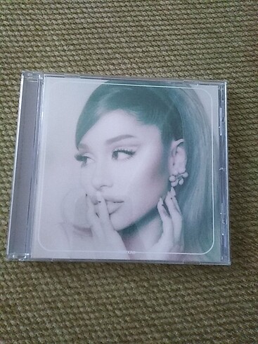 Positions albüm Ariana Grande 