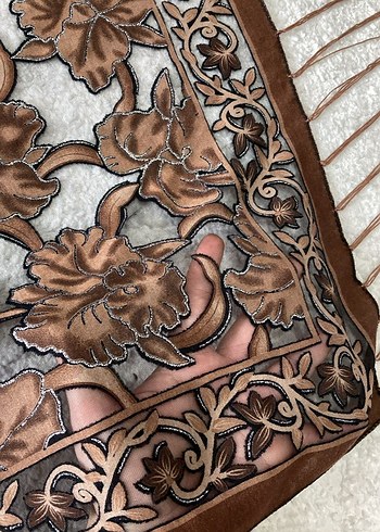 Tül üstüne Çiçek Detaylı Kahverengi Bohem Kadın Şal - Görsel 3