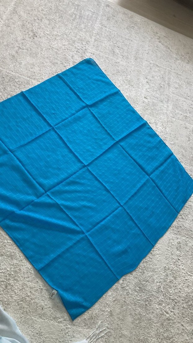 Şeffaf Parlak Mavi Kadın Şal - Görsel 2