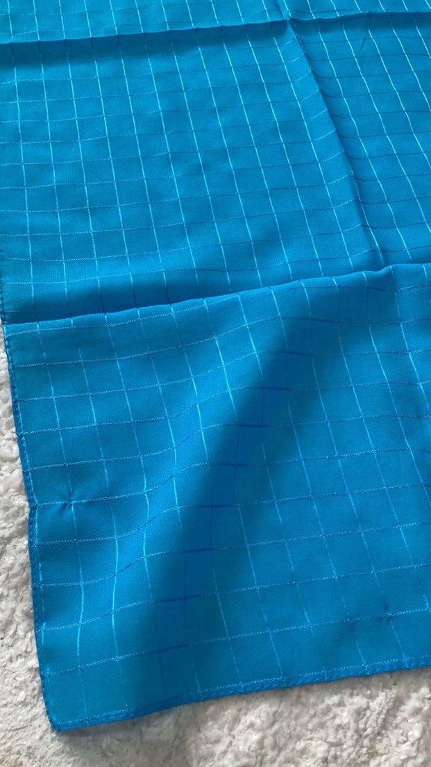 Şeffaf Parlak Mavi Kadın Şal - Görsel 3