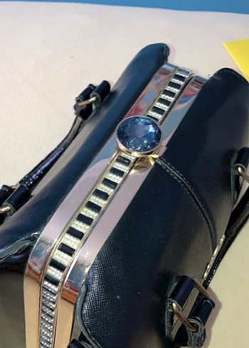 Klasik Siyah Deri Tokalı Kadın Çanta - Görsel 5