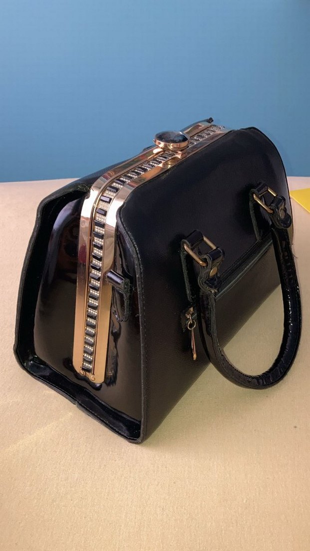 Klasik Siyah Deri Tokalı Kadın Çanta - Görsel 2