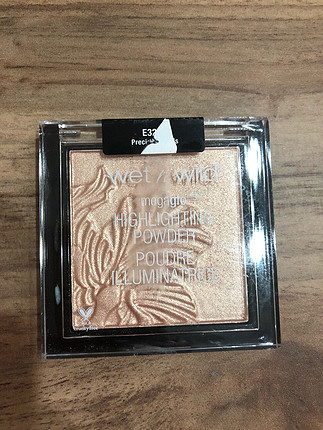 Wet n wild Wet n wild highlighter 