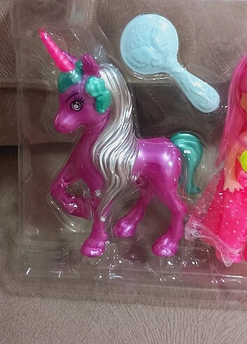 Diğer Unicorn ve bebeği yeni model oyuncak