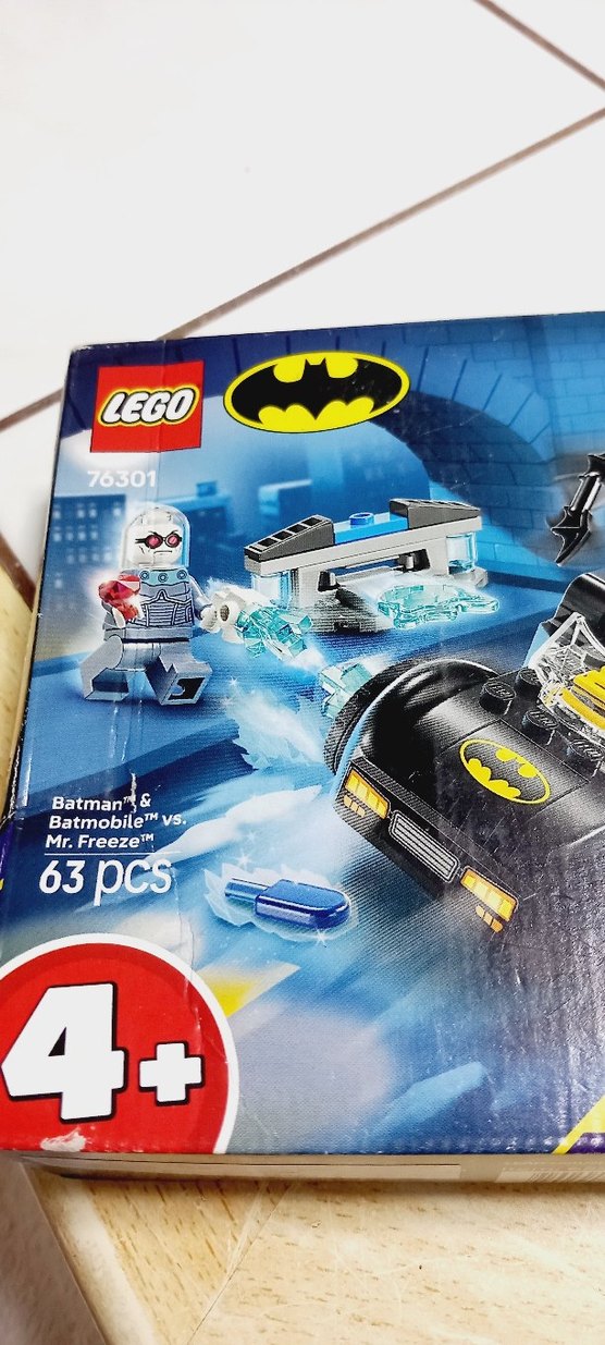 LEGO DC Batman: Batman ve Batmobile Seti - Görsel 2