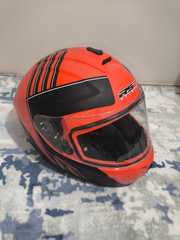 Rs2 Kapalı Motor Kask - Görsel 2