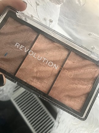 Revolution Pro Supreme Highlighter-Metal