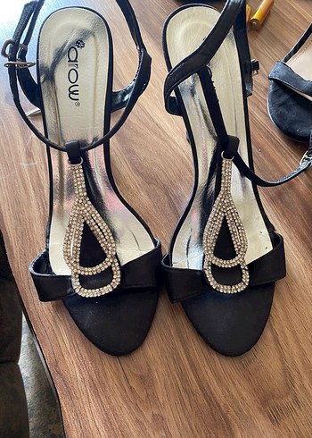 Siyah Parlak Stiletto Topuklu Kadın Abiye Ayakkabı