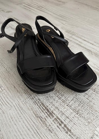 BAMBİ Siyah  Dolgu Topuklu Kadın Sandalet - Görsel 2