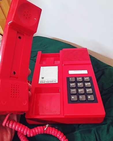 Çevirmeli kırmızı telefon Kondüsyon oldukça iyi çalışıyor satış