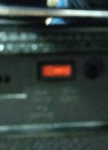 Dönem ürünü eski dönem antika Almanya'dan gelme radyo çalışıyor 