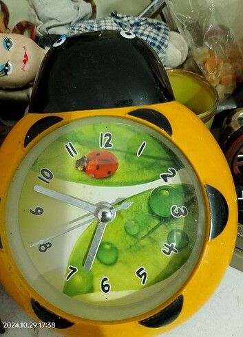 Diğer Dönem ürünü nostaljik masa saati duvar saati olarak da kullanıla