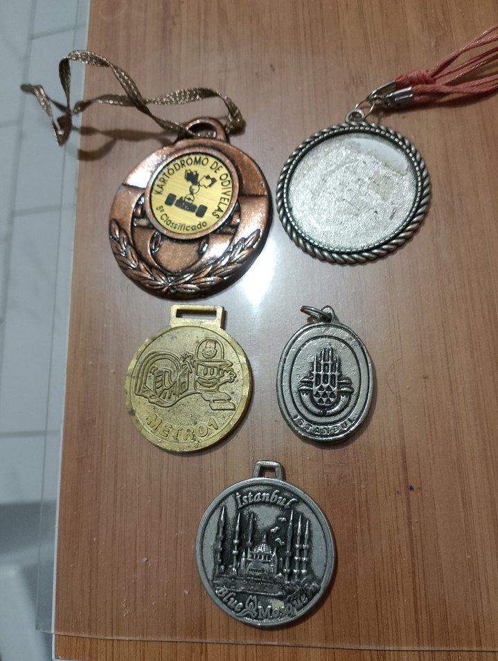 Dönem madalyaları adet fiyatı 200 TL - Görsel 2