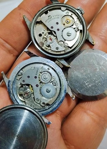 Dönem ürünü koleksiyonluk kurmalı mekanik kol saatlerimiz - Görsel 6