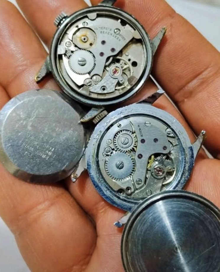 Dönem ürünü koleksiyonluk kurmalı mekanik kol saatlerimiz - Görsel 4