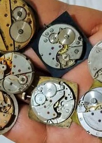 Dönem ürünü koleksiyonluk kurmalı mekanik kol saatlerimiz - Görsel 3