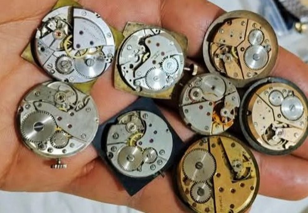 Dönem ürünü koleksiyonluk kurmalı mekanik kol saatlerimiz - Görsel 2