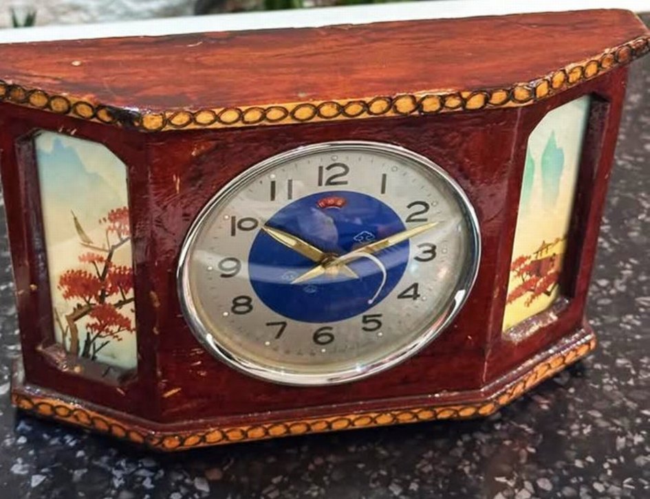 Dönem ürünü koleksiyonluk dekorluk çalışır Shangai kurmalı masa - Görsel 3