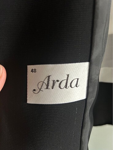 48 Beden Arda marka 48 beden siyah ceket