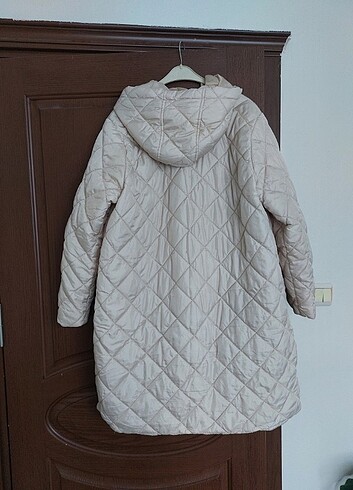 Kapüşonlu Kapitone Mont - Görsel 2