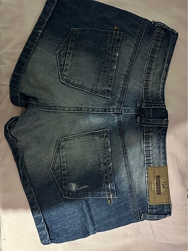 34 Beden BERSHKA ŞORT