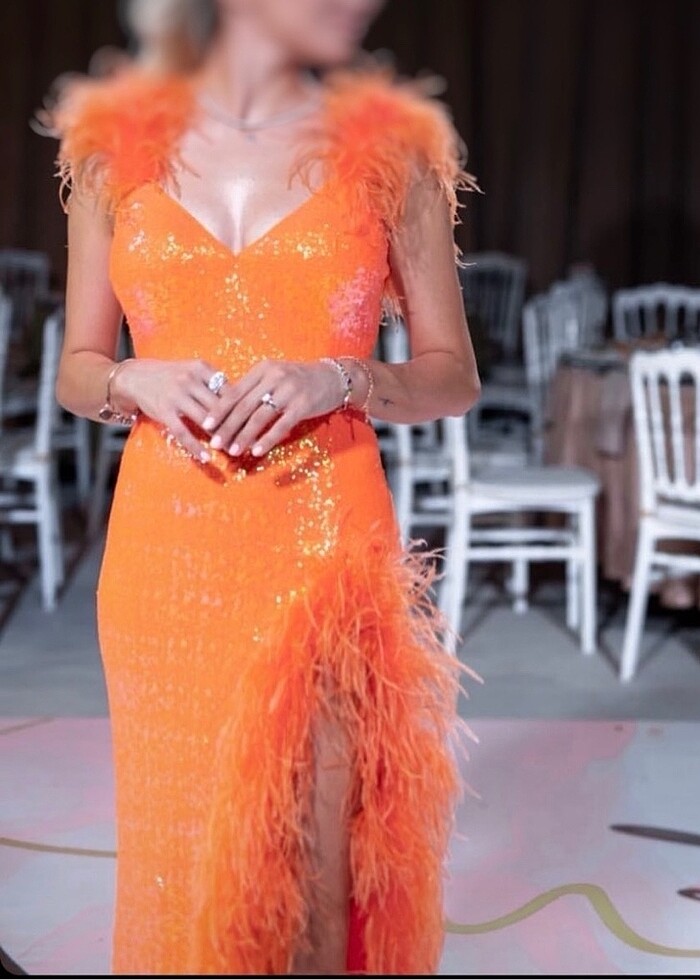 Özel Tasarım Tüylü Turuncu Abiye Elbise - Görsel 2