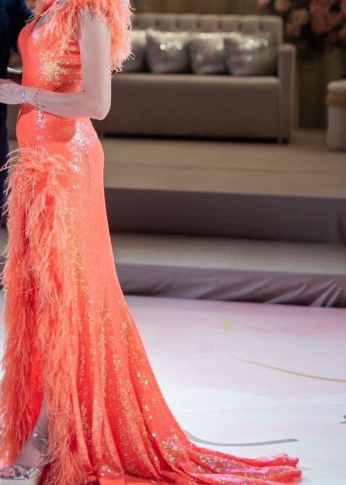 Özel Tasarım Tüylü Turuncu Abiye Elbise - Görsel 5