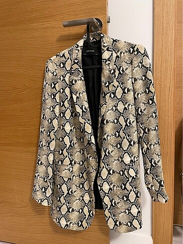 Zara krokodil desen blazer