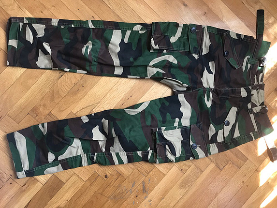 Bershka kamuflaj kargo pantolon