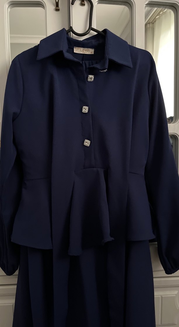 Uzun Kollu Lacivert Düğmeli etekli takım - Görsel 2