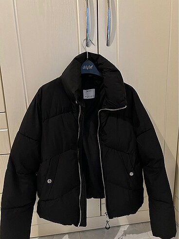 bershka mont