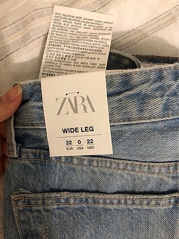 32 Beden mavi Renk Zara etiketli pantolon