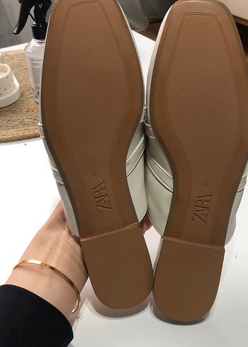 37 Beden beyaz Renk Zara Beyaz Tokalı Kadın Terlik