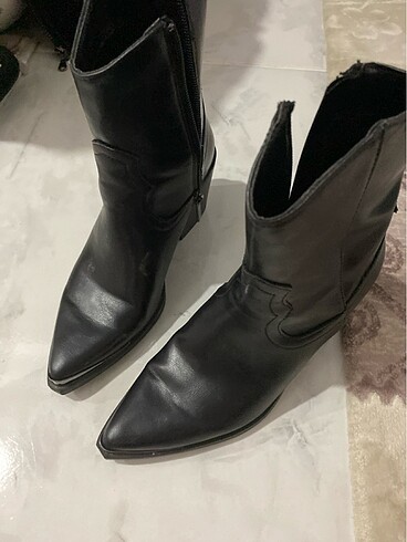 35 Beden Bershka kovboy bot